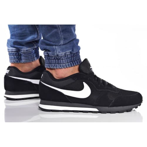 black nike md runner 2