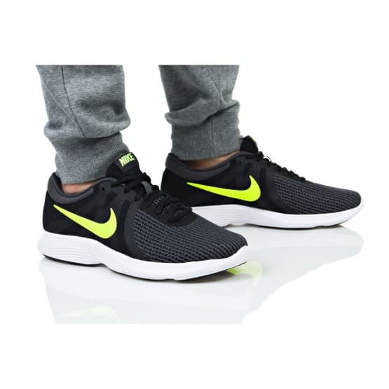 נעליים נייק לגברים Nike REVOLUTION 4 EU - שחור/צהוב