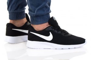 נעלי סניקרס נייק לגברים Nike TANJUN - שחור