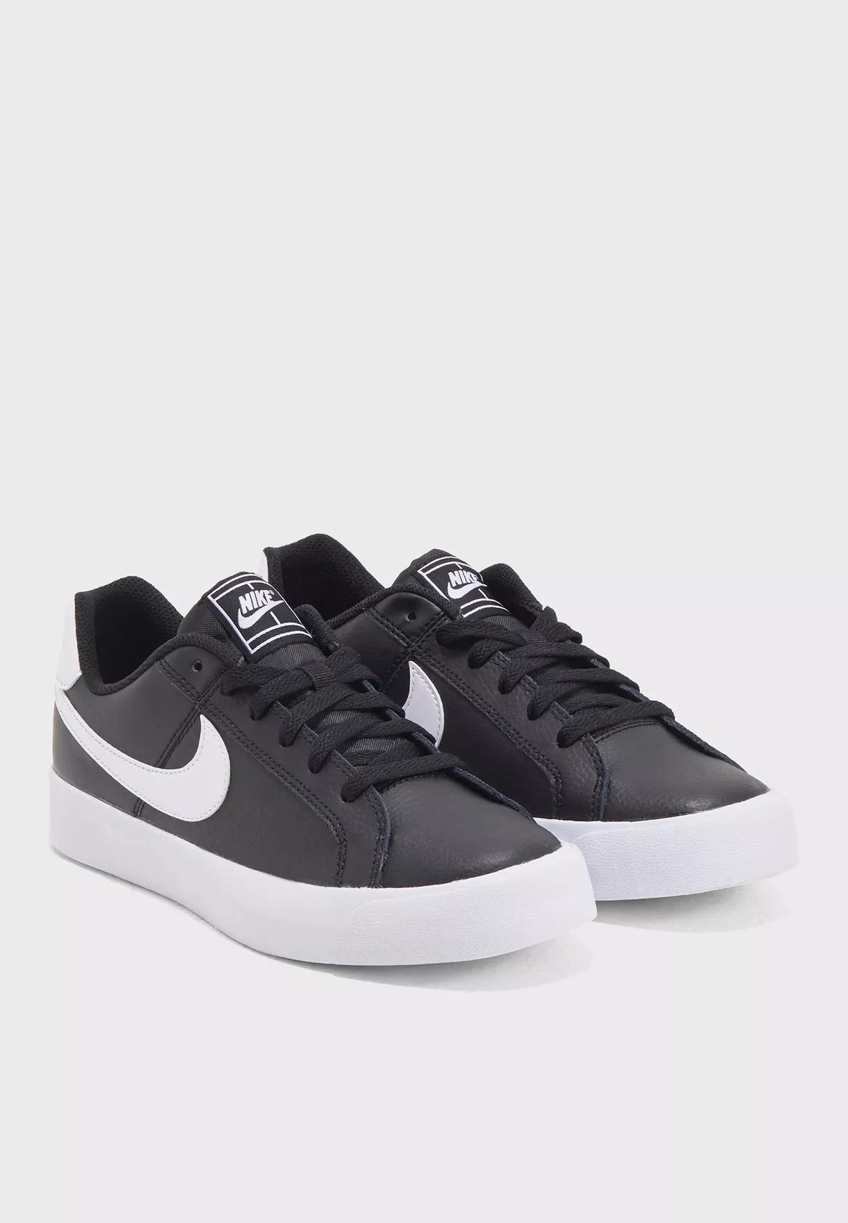 court royale sneakers