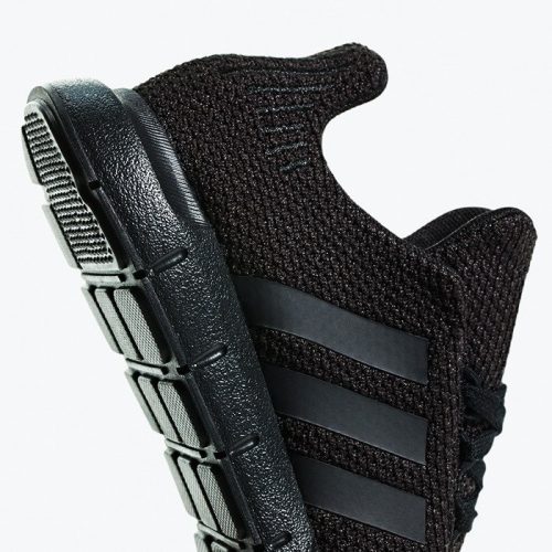 adidas swift run full black