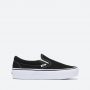 נעלי סניקרס ואנס לנשים Vans Classic Slip On Platform - שחור/לבן