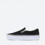 נעלי סניקרס ואנס לנשים Vans Classic Slip On Platform - שחור/לבן