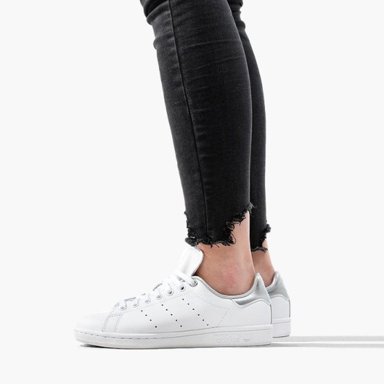 נעלי סניקרס אדידס לנשים Adidas Originals Stan Smith - לבן/אפור