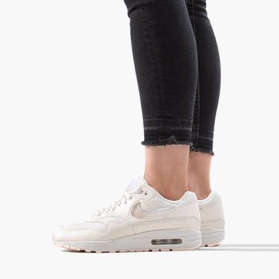 נעליים נייק לנשים Nike Air Max 1 JP Jewel Swoosh - לבן