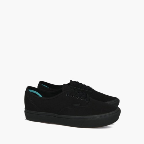 all black vans comfycush