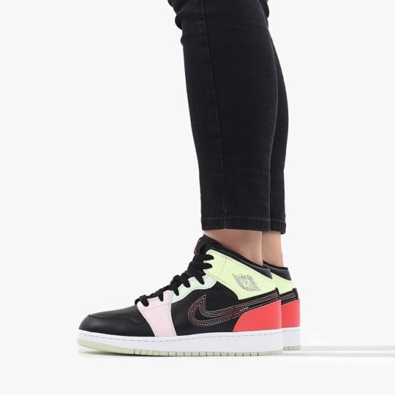 נעליים נייק לנשים Nike Air Jordan 1 Mid SE - צבעוני