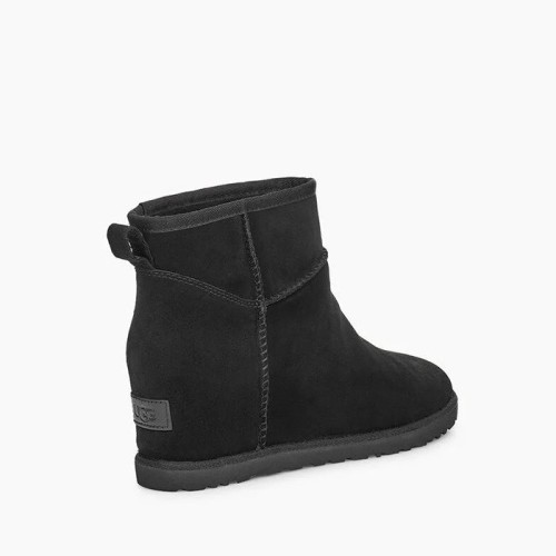 black mid uggs