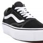 נעלי סניקרס ואנס לנשים Vans Old Skool Platform - שחור/לבן/לבן