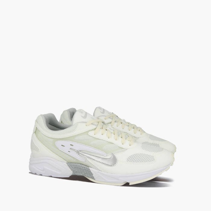 nike ghost racer beige