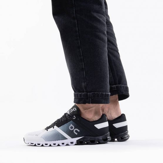 נעלי ריצה און לגברים On Running  Cloudflow - שחור/לבן
