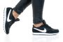 נעלי סניקרס נייק לנשים Nike MD VALIANT - לבן/שחור