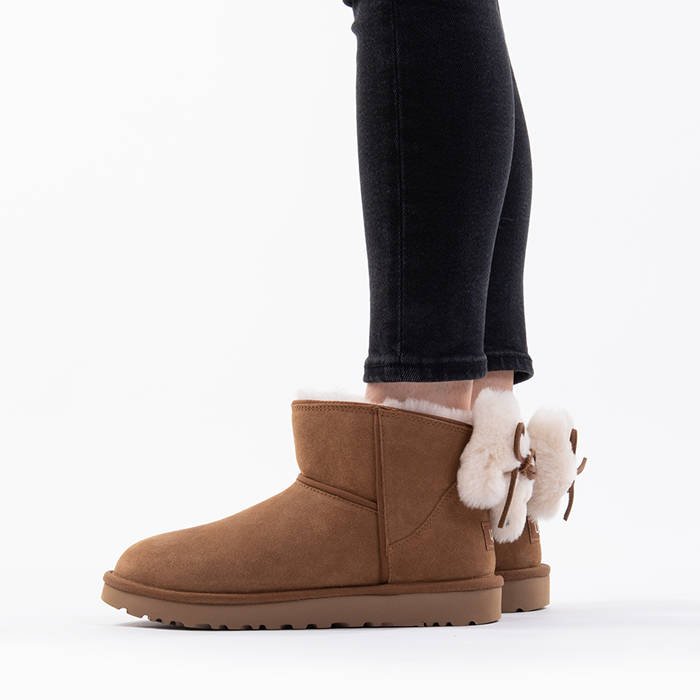 ugg moccasin bow