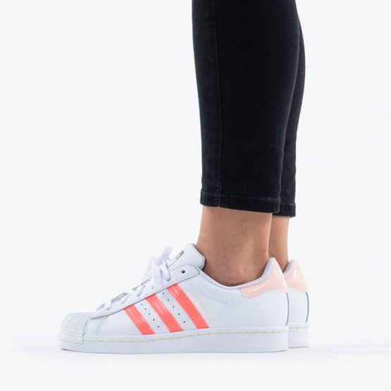 נעלי סניקרס אדידס לנשים Adidas Originals Superstar - לבן/כתום