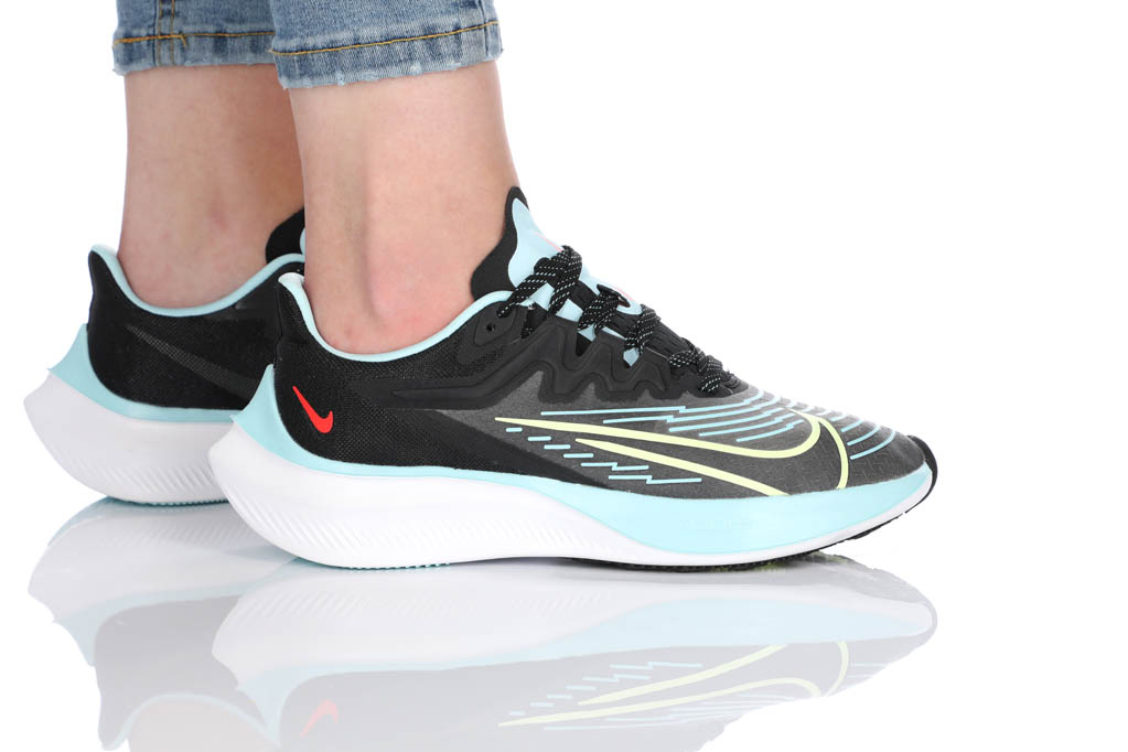 נעלי ריצה נייק לנשים Nike ZOOM GRAVITY 2 - צבעוני/שחור