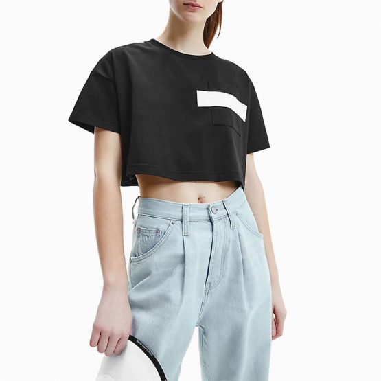 חולצת T קלווין קליין לנשים Calvin Klein Hero Logo Crop - שחור