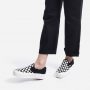 נעלי סניקרס ואנס לנשים Vans UA Classic Slip-On Platform - שחור