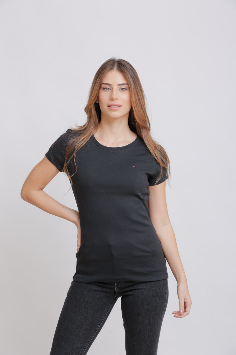 חולצת T טומי הילפיגר לנשים Tommy Hilfiger Small Logo - שחור