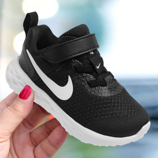 נעלי סניקרס נייק לילדים Nike Revolution 6 - שחור
