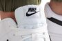 נעלי סניקרס נייק לגברים Nike COURT ROYALE 2 - לבן/שחור