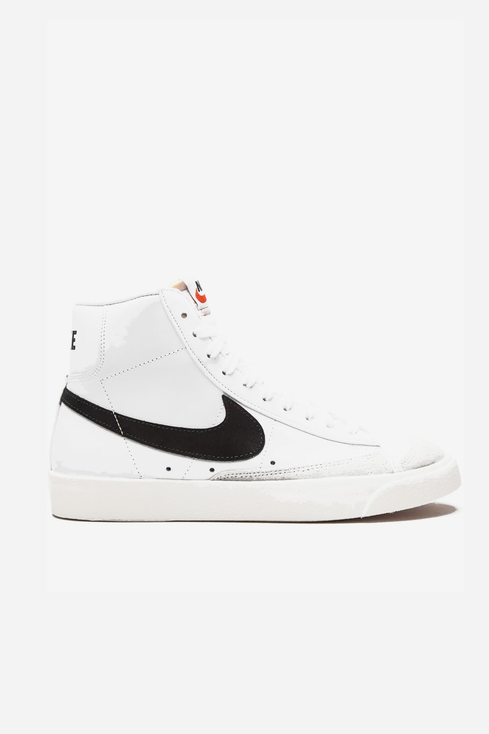 נעלי סניקרס נייק לגברים Nike Blazer Mid 77 - לבן/שחור
