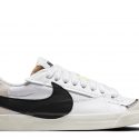 נעלי סניקרס נייק לנשים Nike Blazer Low 77 Jumbo  - לבן/שחור