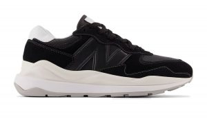 נעלי סניקרס ניו באלאנס לגברים New Balance M574 - שחור חלקי