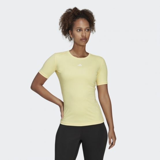 חולצת טי שירט אדידס לנשים Adidas TEE with logo - צהוב בהיר
