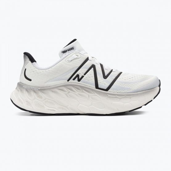 נעלי ריצה ניו באלאנס לגברים New Balance Fresh Foam More V4 - לבן