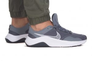 נעלי סניקרס נייק לגברים Nike LEGEND ESSENTIAL 3 - אפור כהה/אפור בהיר