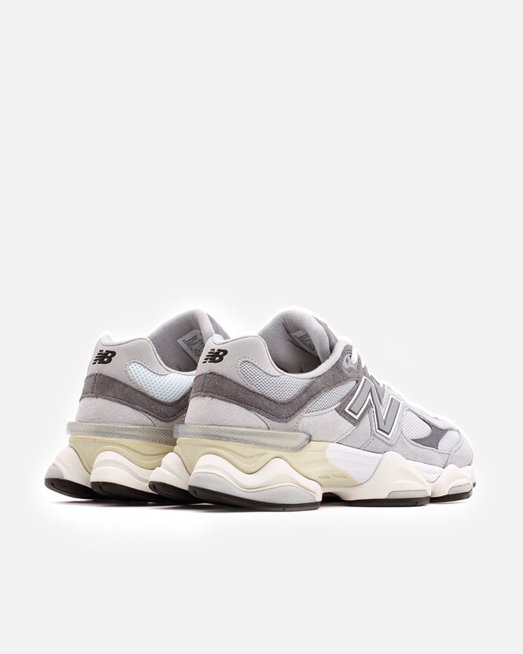 נעלי סניקרס ניו באלאנס לגברים New Balance 9060 - אפור אבן