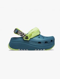 סנדלים Crocs לנשים Crocs Hiker Xscape Animal Print Clog - כחול/ירוק