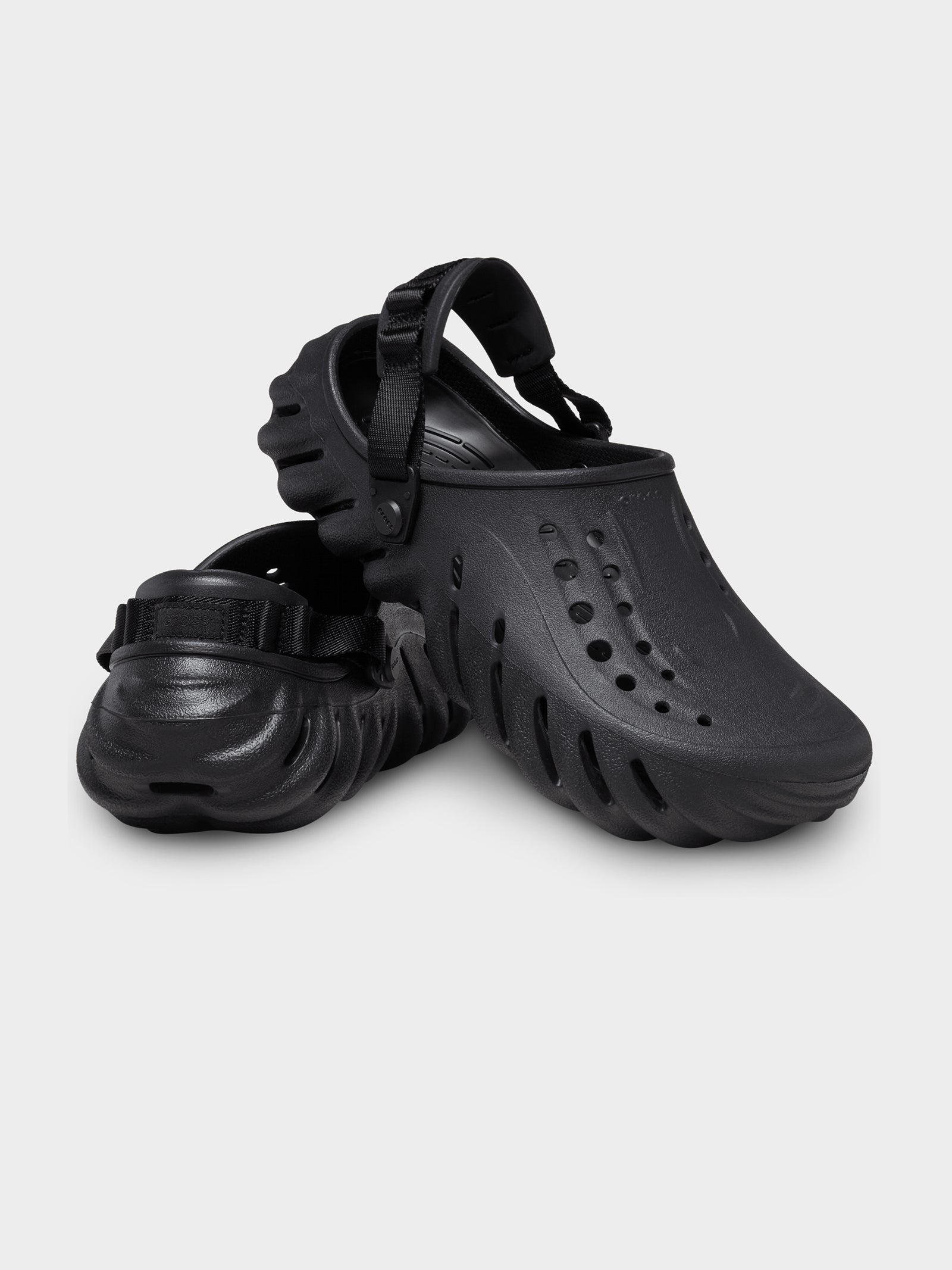 סנדלים קרוקס לנשים Crocs Echo Clog - שחור מלא+