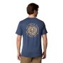 חולצת טי שירט קולומביה לגברים Columbia  Kwick Hike Back Graphic SS Tee - כחול ג'ינס
