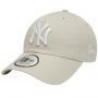 כובע ניו ארה לנשים New Era League Essentials New York Yankees Cap - בז'