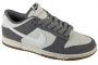 נעלי סניקרס נייק לגברים Nike  Dunk Low Retro SE  - אפור כהה/אפור בהיר