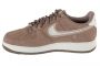 נעלי סניקרס נייק לגברים Nike  Air Force 1 '07 Lv8 - חום