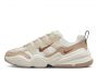 נעלי סניקרס נייק לנשים Nike W Tech Hera - בז'