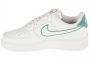 נעלי סניקרס נייק לגברים Nike  Air Force 1 07 LV8 - לבן/ירוק