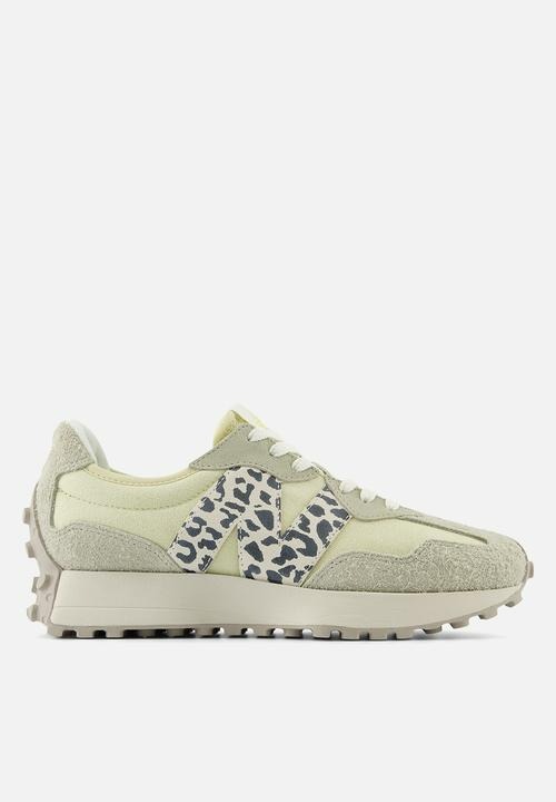 נעלי סניקרס ניו באלאנס לנשים New Balance 327 – מנומר נעלי סניקרס ניו באלאנס לנשים New Balance 327 - מנומר