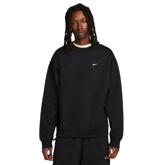 סווטשירט נייק לגברים Nike Solo Swoosh Fleece Crew – שחור סווטשירט נייק לגברים Nike Solo Swoosh Fleece Crew - שחור