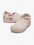 נעליים שטוחות קרוקס לגברים Crocs Classic Crafted Vegan Suede Clog - בז'