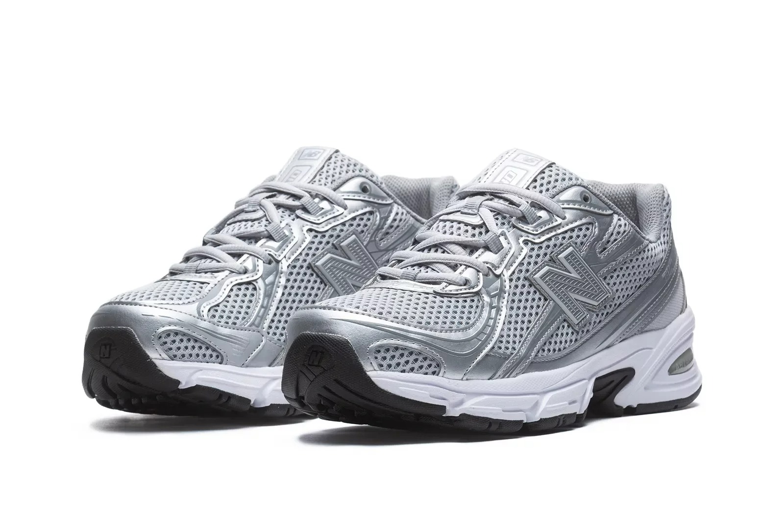 נעלי סניקרס ניו באלאנס לגברים New Balance 740 - אפור