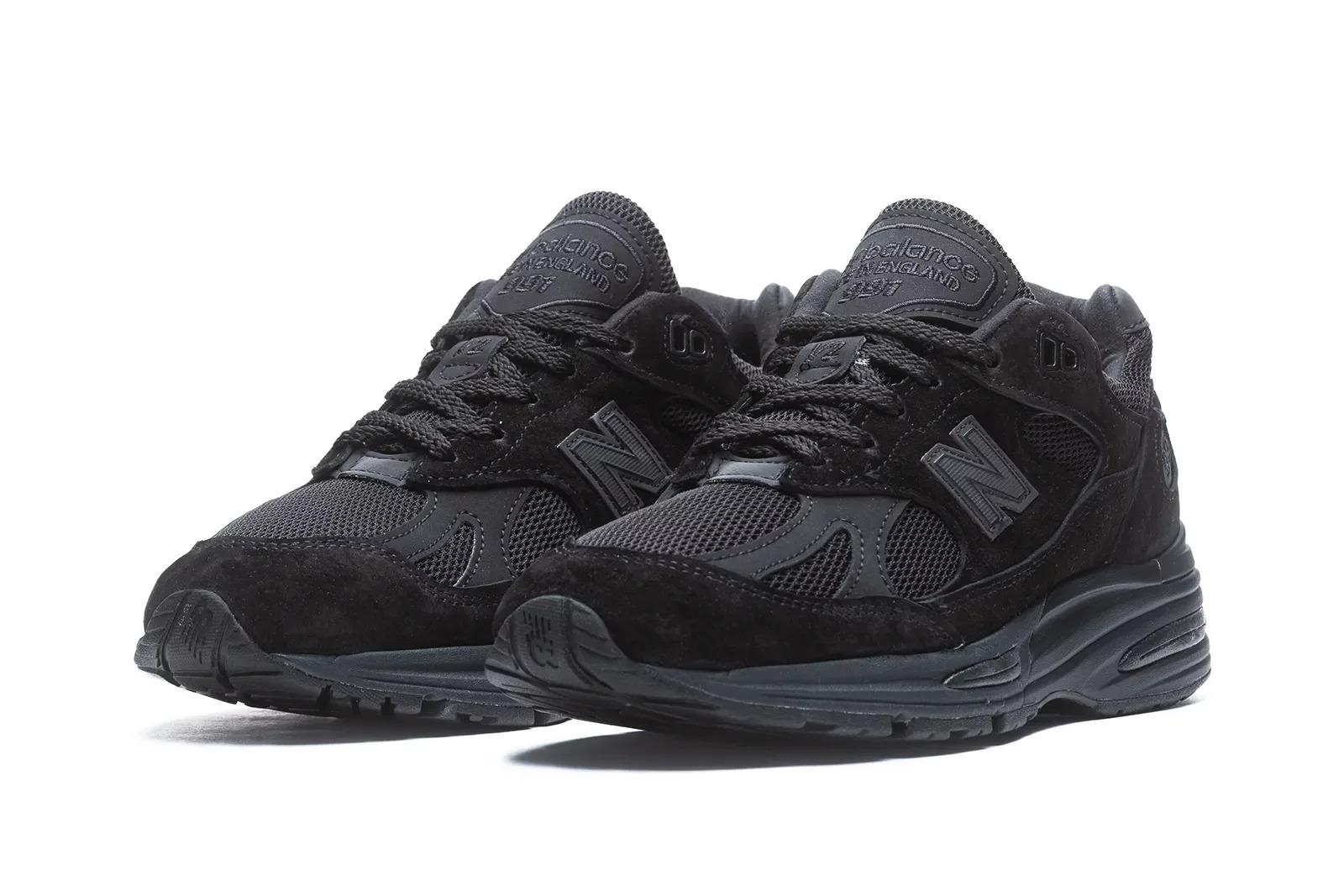 נעלי סניקרס ניו באלאנס לגברים New Balance 991 - שחור