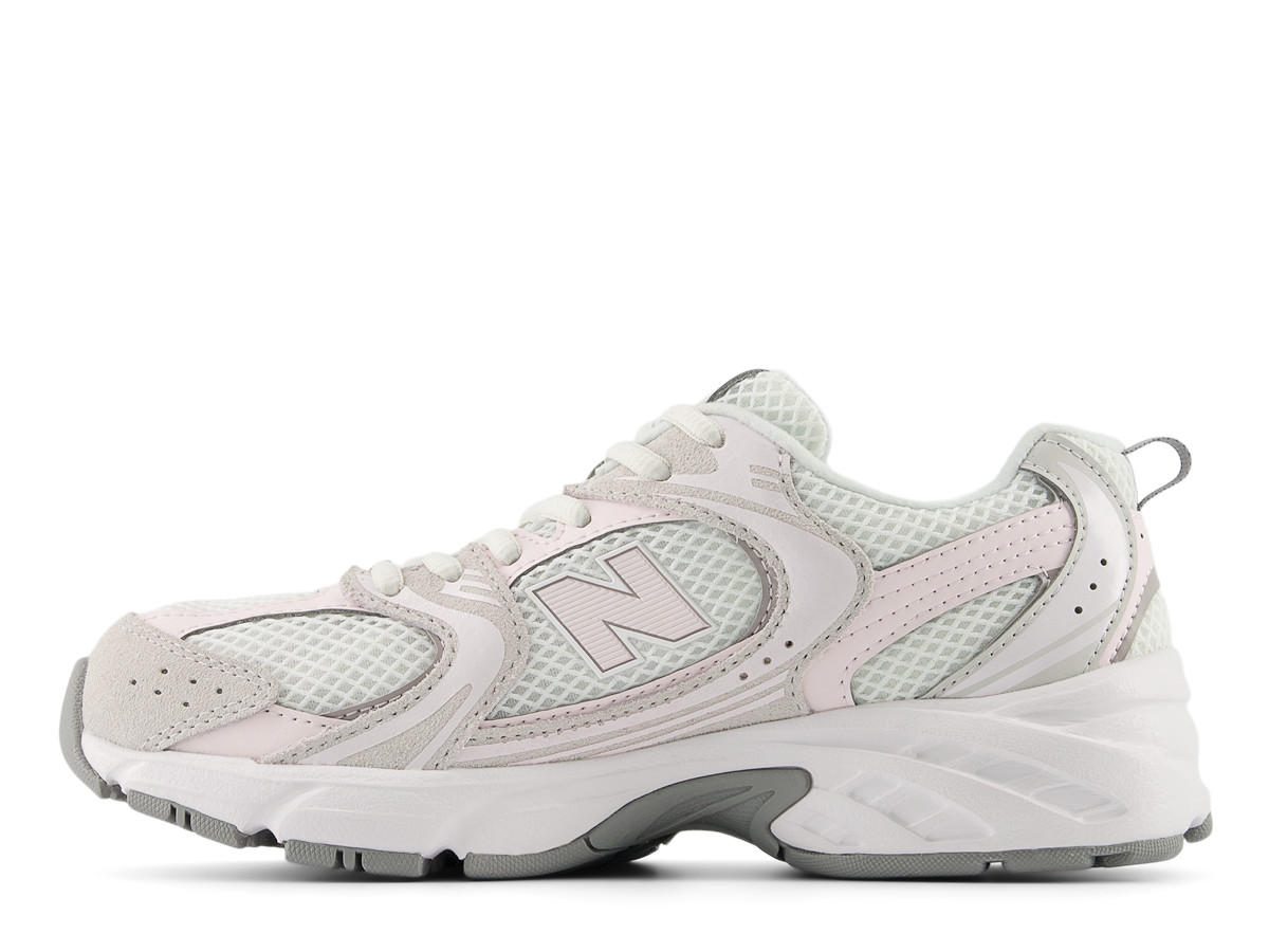 נעלי סניקרס ניו באלאנס לנשים New Balance 530 - לבן חלקי