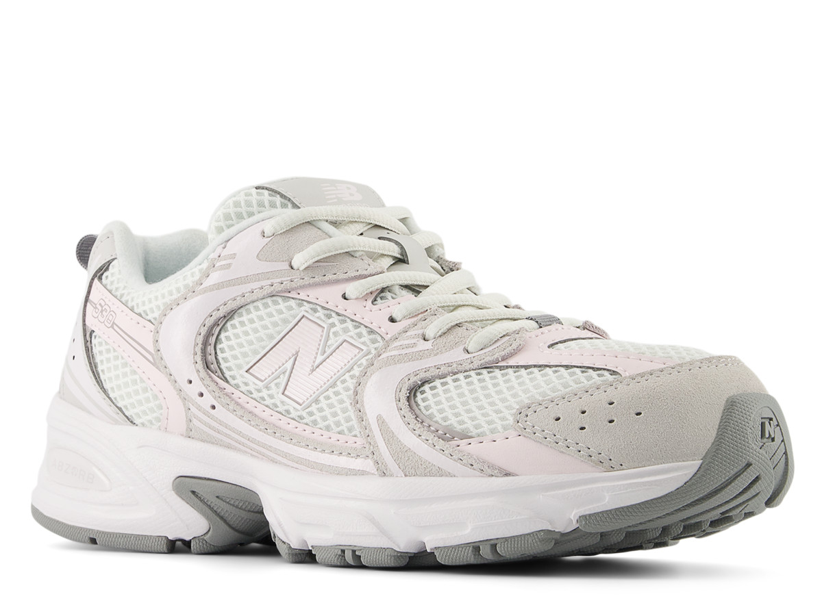 נעלי סניקרס ניו באלאנס לנשים New Balance 530 - לבן חלקי