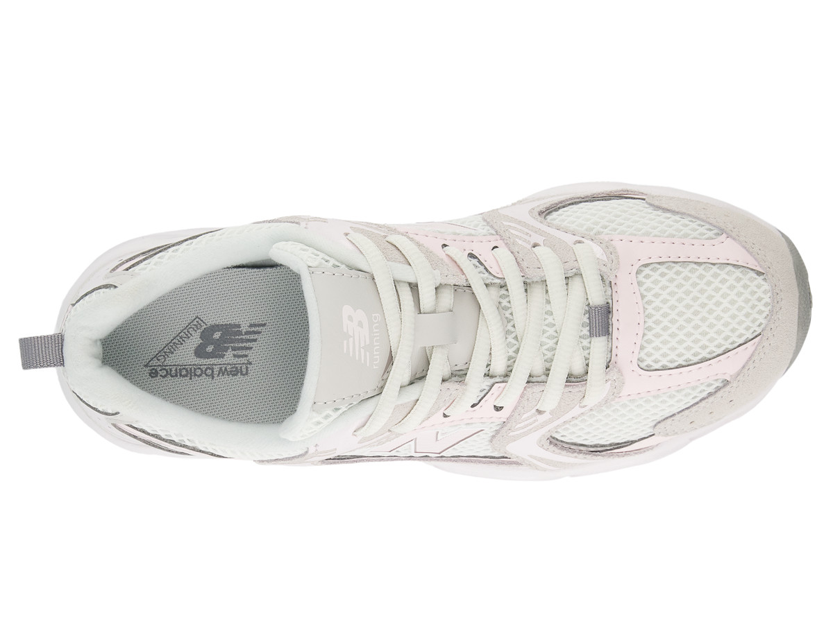 נעלי סניקרס ניו באלאנס לנשים New Balance 530 - לבן חלקי